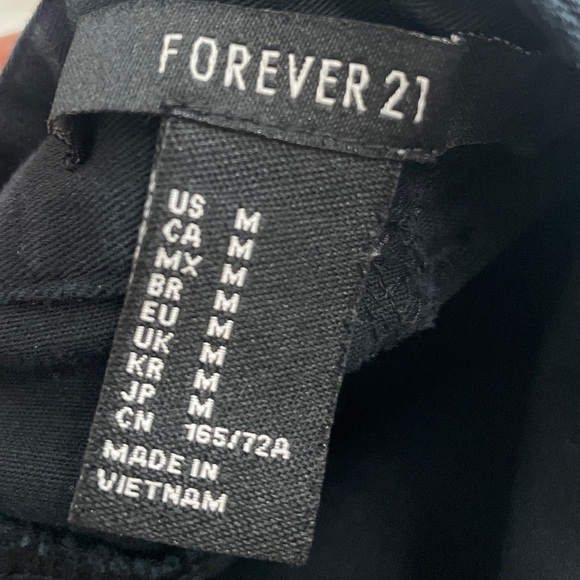 FOREVER 21 Black Skirt (M) - Picture 2 of 3